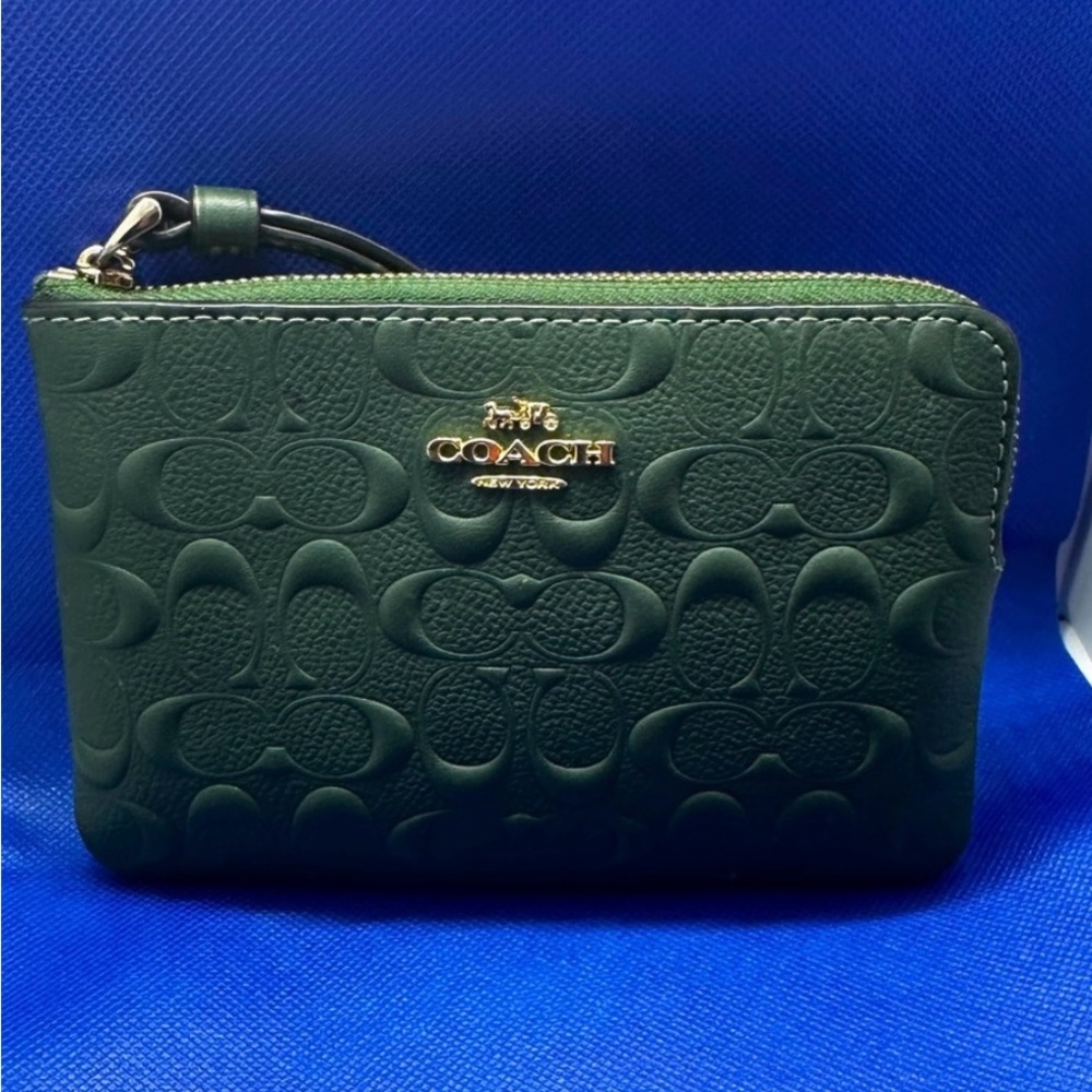COACH SIGNATURE LEATHER CORNER ZIP WRISTLET